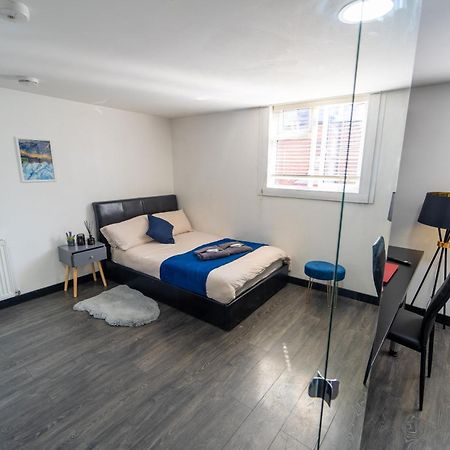 ברמינגהאם Staysa Equipped Studios Near Qe And Uob In Guesthouse Close To The City! חדר תמונה