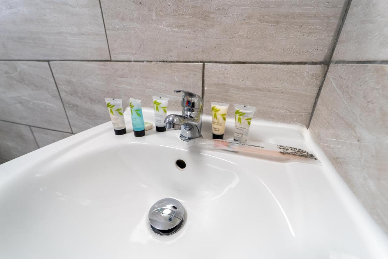 ברמינגהאם Staysa Equipped Studios Near Qe And Uob In Guesthouse Close To The City! חדר תמונה
