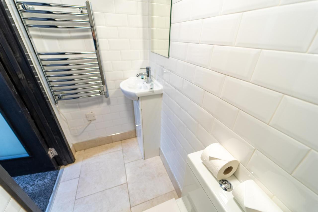 ברמינגהאם Staysa Equipped Studios Near Qe And Uob In Guesthouse Close To The City! חדר תמונה