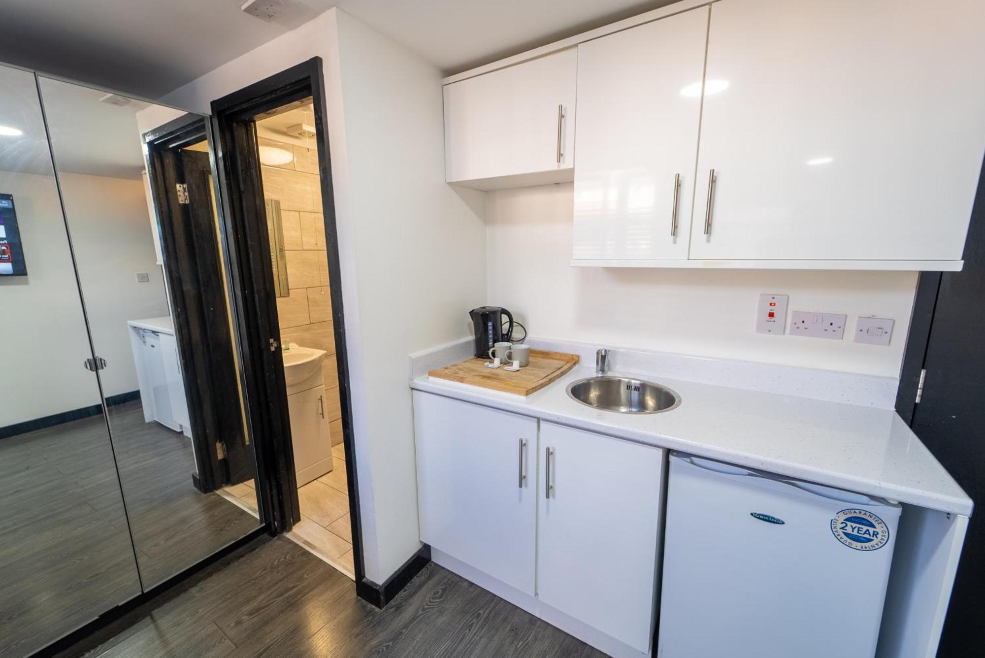 ברמינגהאם Staysa Equipped Studios Near Qe And Uob In Guesthouse Close To The City! חדר תמונה